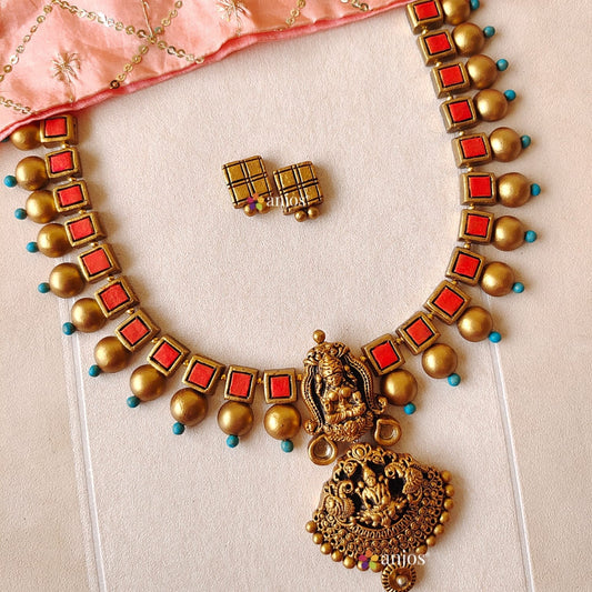 Square Kemp Styled Terracotta Neckset