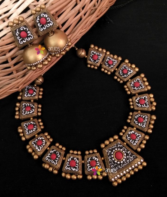 Grand Choker Neckset