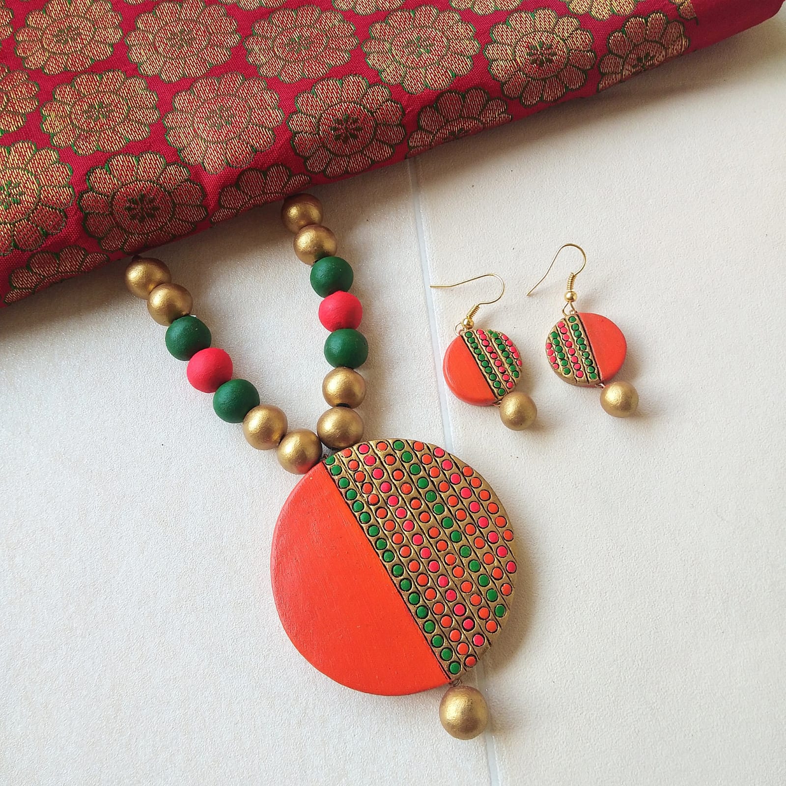 Simple Terracotta Neckset
