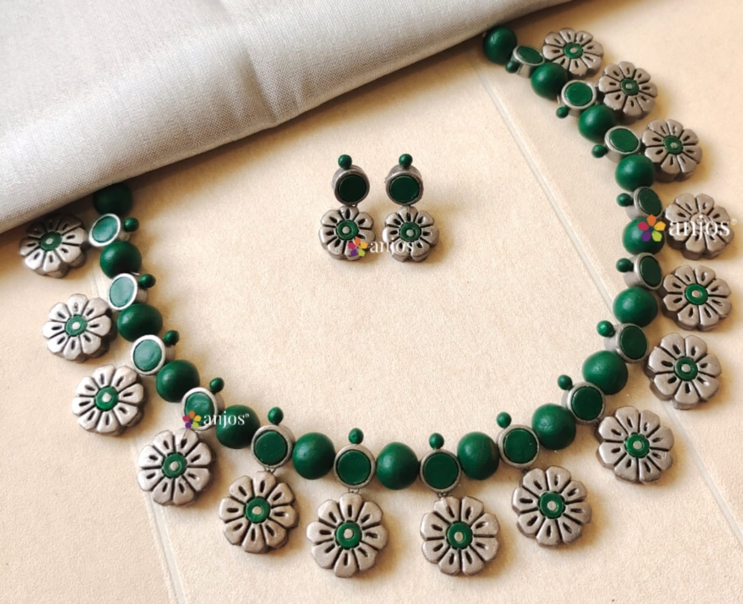 Silver Floral Terracotta Neckset