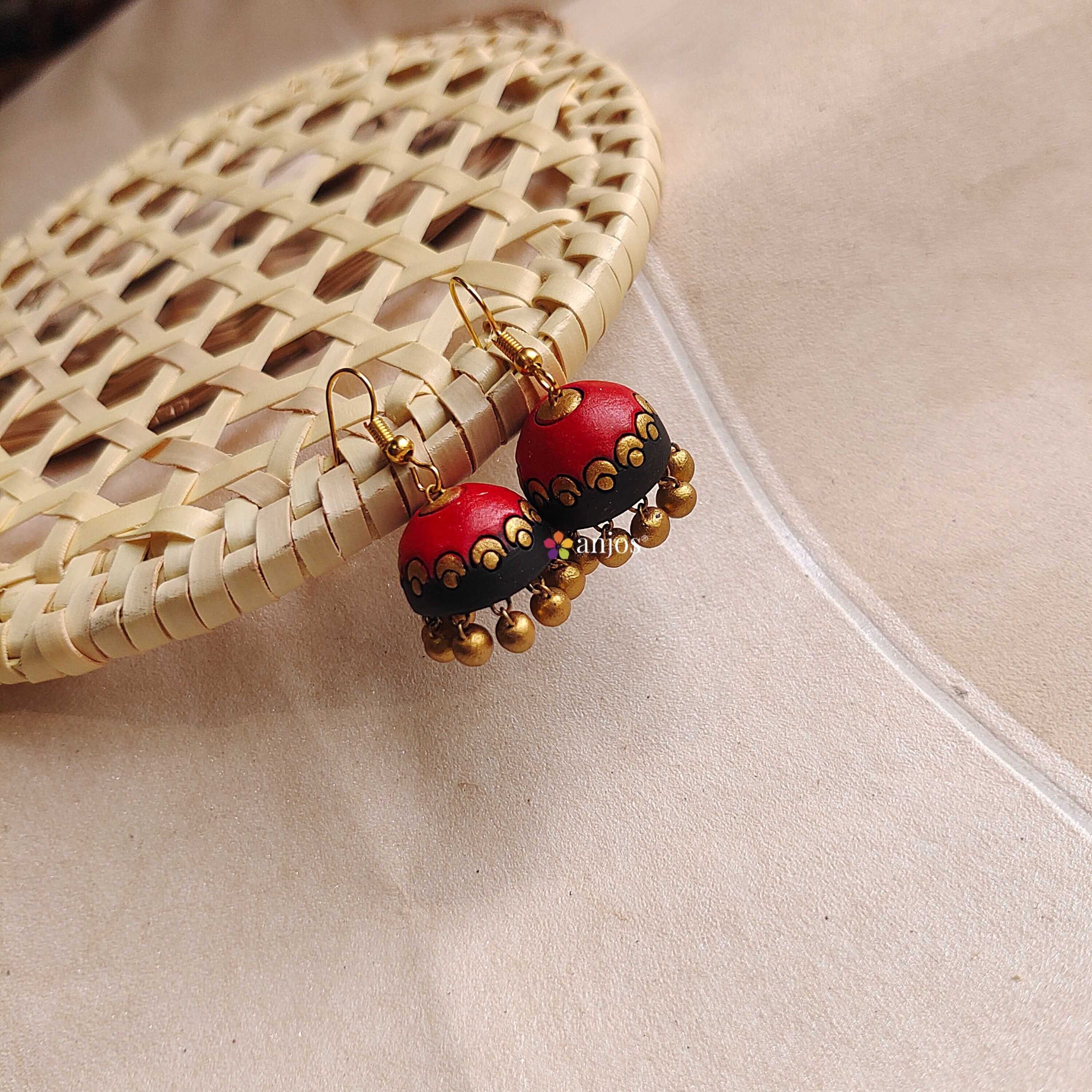 Hook drop jhumka